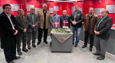 رونمایی از تمبر طلا و نقره جهان پهلوان تختی