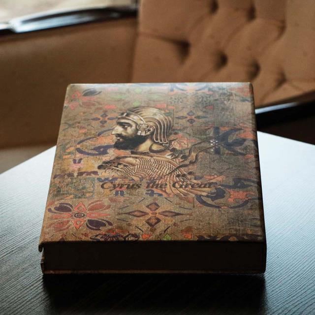 تمبر فاخر کلکسیونی بای متال کتیبه حقوق بشر کوروش کبیر