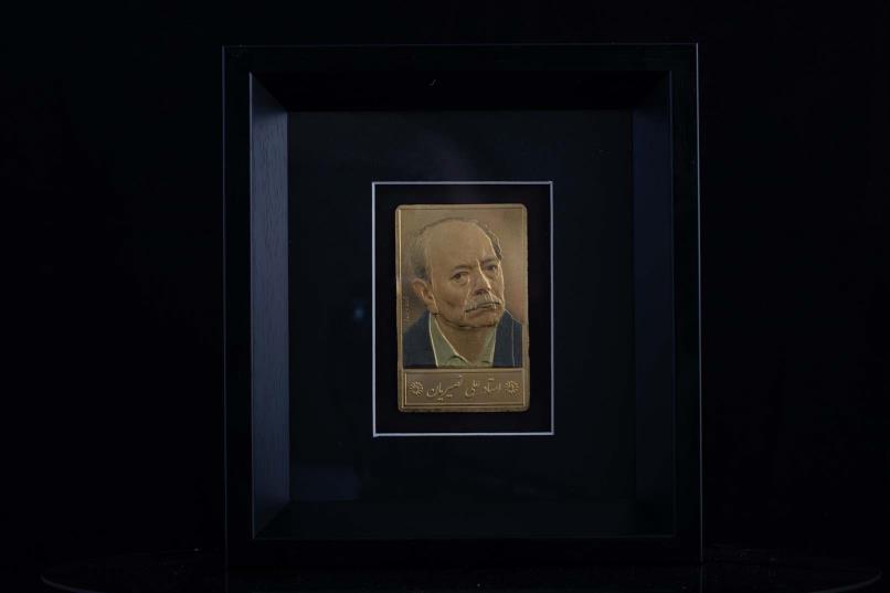 تابلو زرین، کلکسیونی و نقش برجسته استاد نصیریان